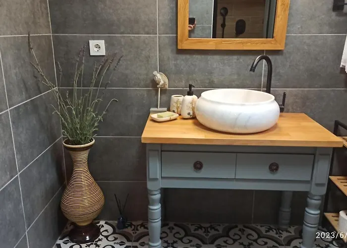 אורחן Semiramis *